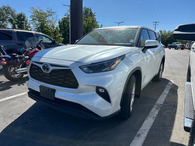 2022 Toyota Highlander LE