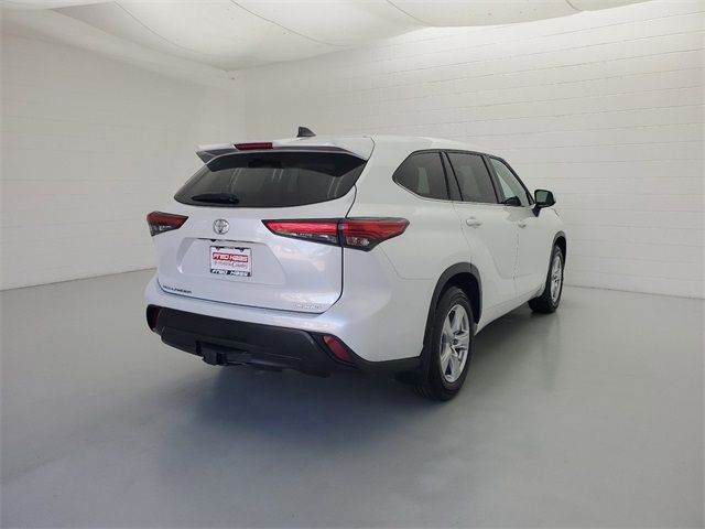 2022 Toyota Highlander LE