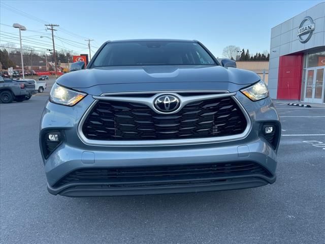2022 Toyota Highlander LE