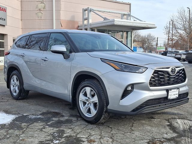 2022 Toyota Highlander LE