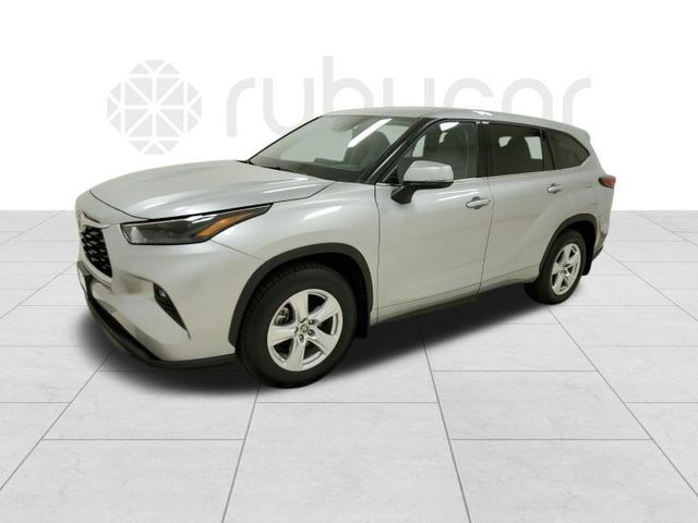 2022 Toyota Highlander LE