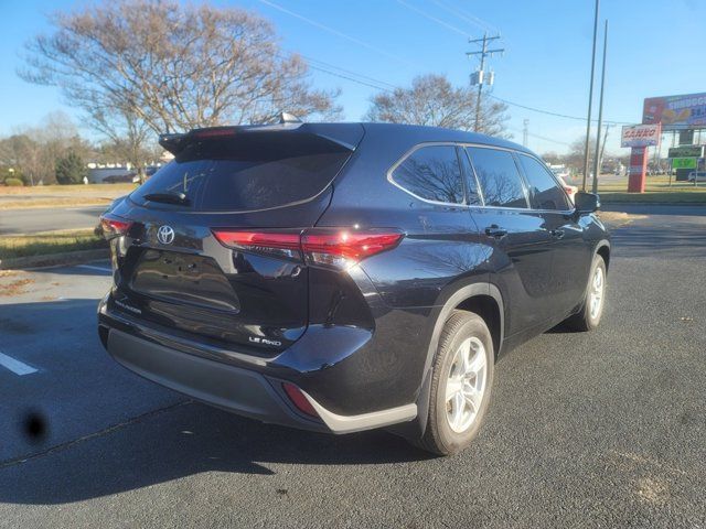 2022 Toyota Highlander LE