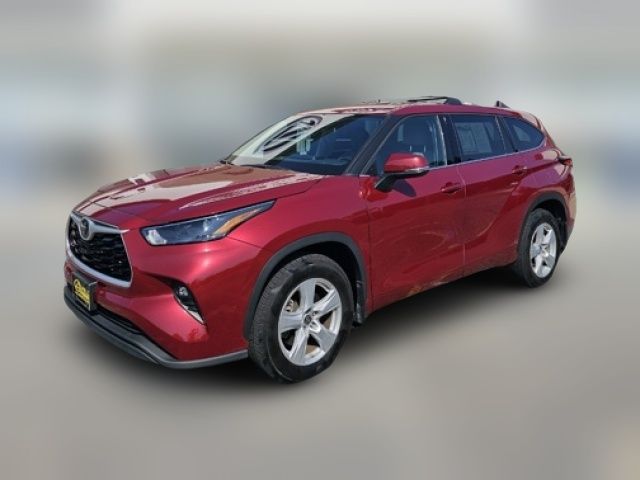 2022 Toyota Highlander LE