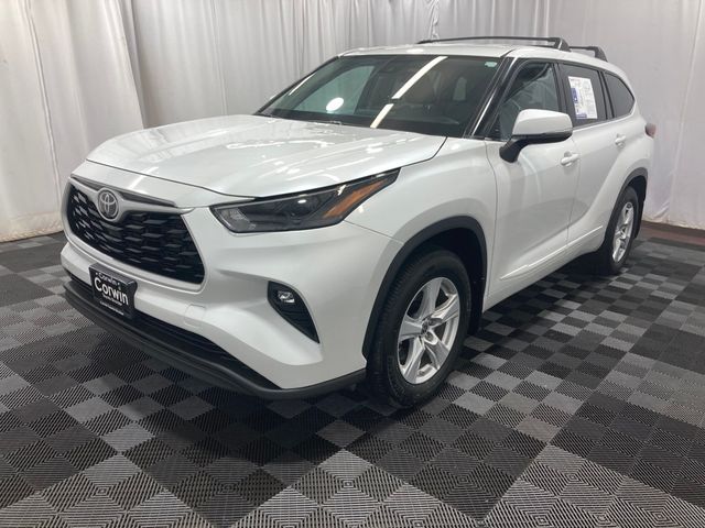 2022 Toyota Highlander LE