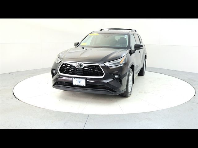 2022 Toyota Highlander LE