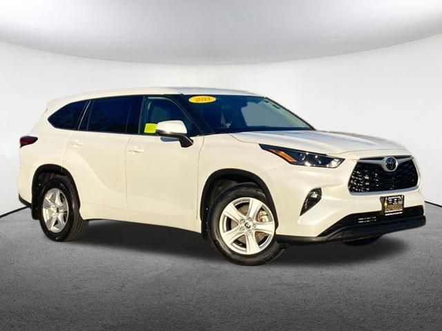 2022 Toyota Highlander LE