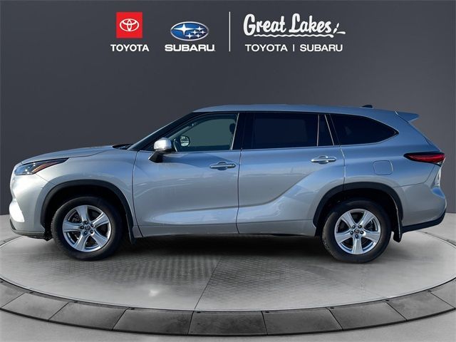 2022 Toyota Highlander LE