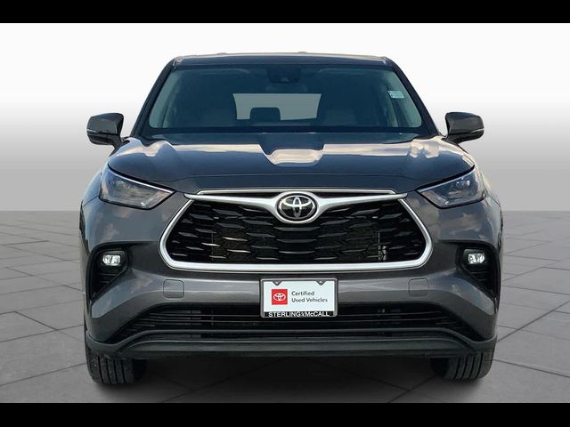 2022 Toyota Highlander LE