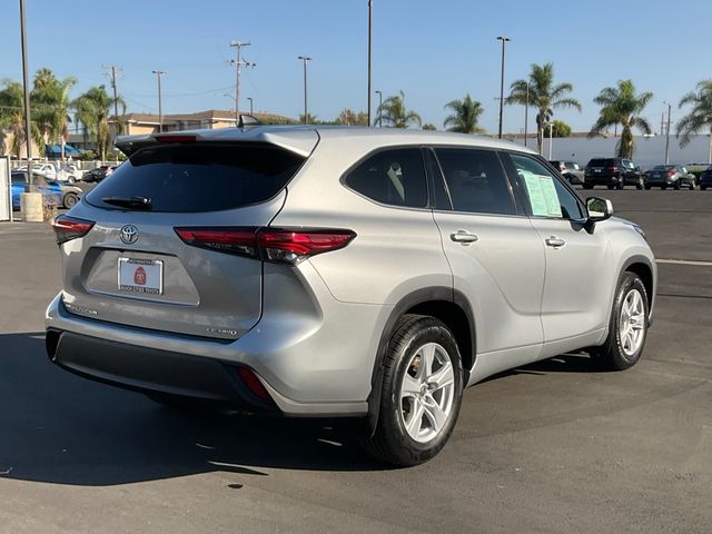 2022 Toyota Highlander LE