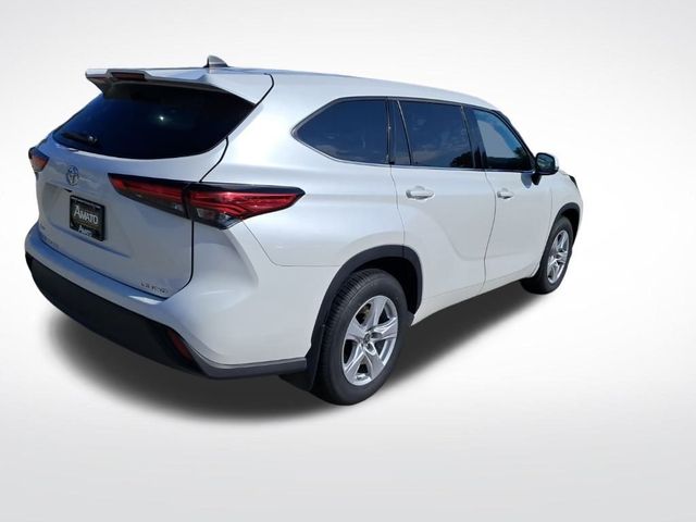 2022 Toyota Highlander LE