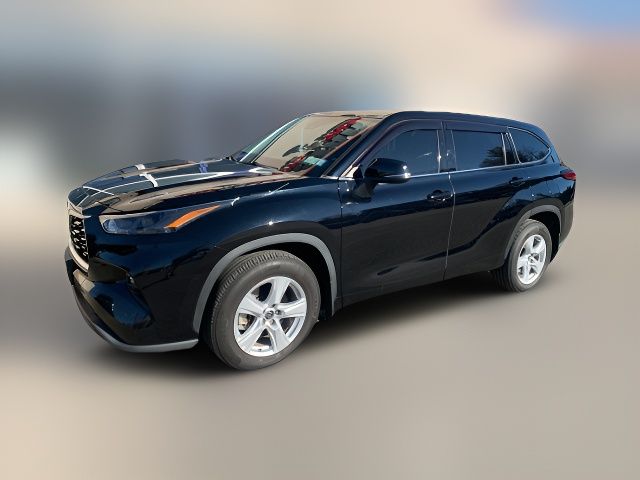 2022 Toyota Highlander LE