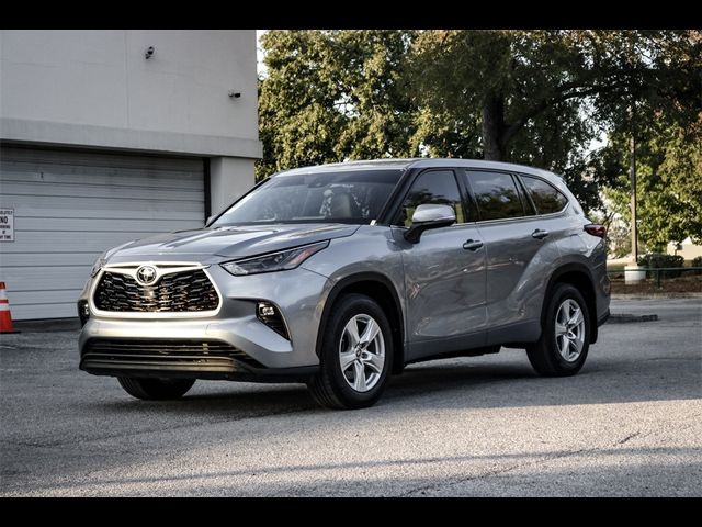 2022 Toyota Highlander LE