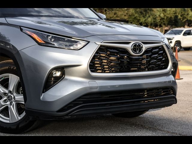 2022 Toyota Highlander LE