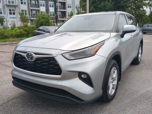 2022 Toyota Highlander LE