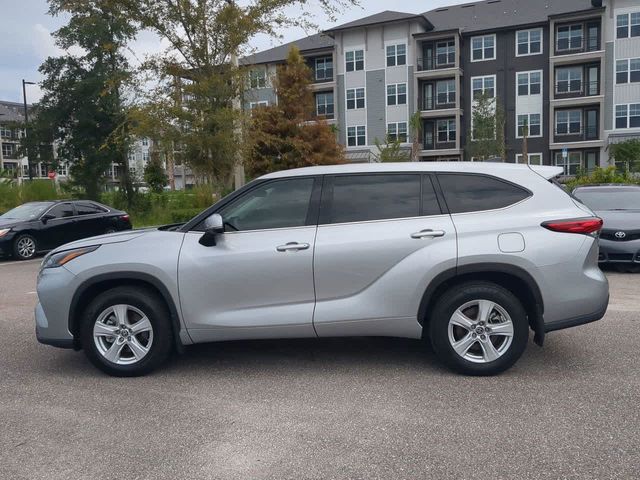 2022 Toyota Highlander LE