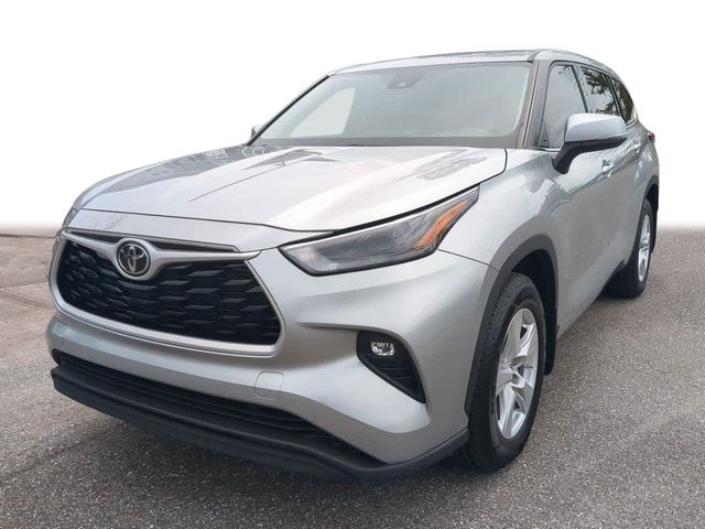 2022 Toyota Highlander LE