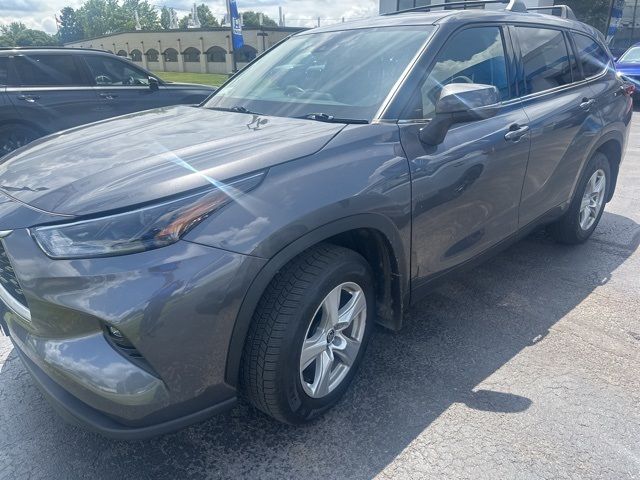 2022 Toyota Highlander LE