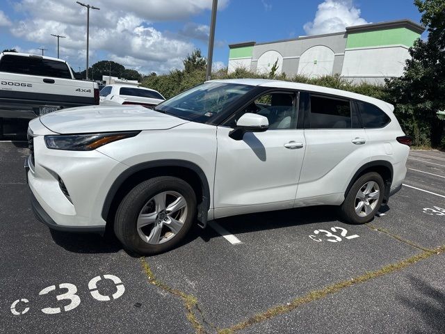 2022 Toyota Highlander LE