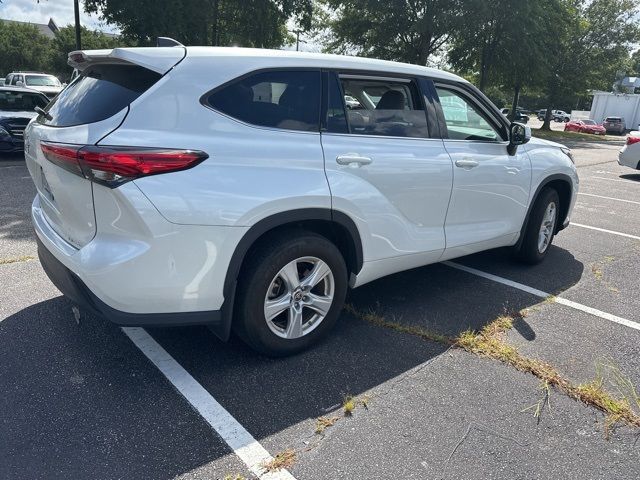 2022 Toyota Highlander LE