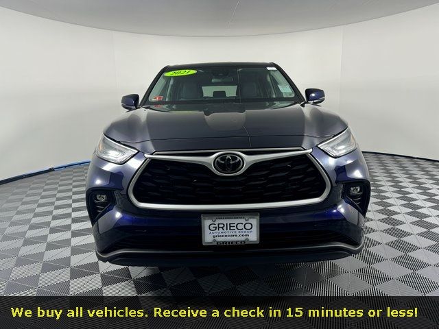 2022 Toyota Highlander LE