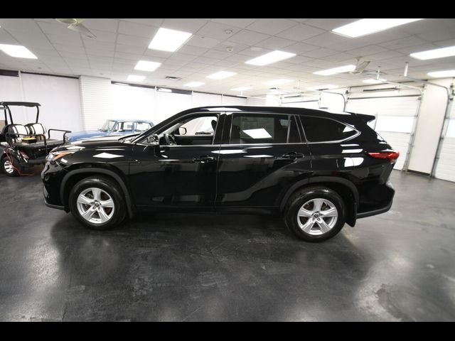2022 Toyota Highlander LE