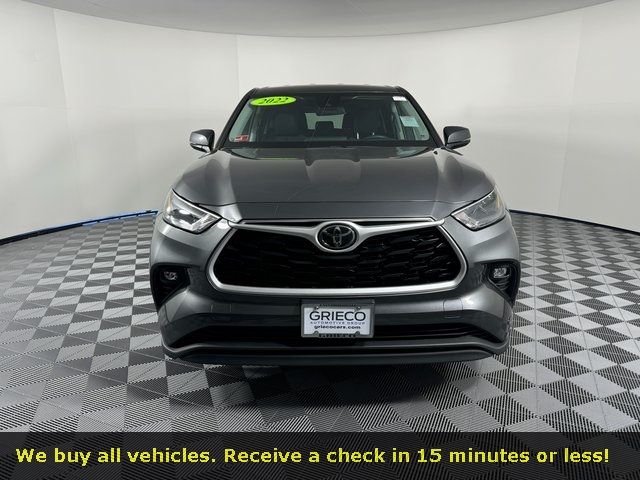 2022 Toyota Highlander LE