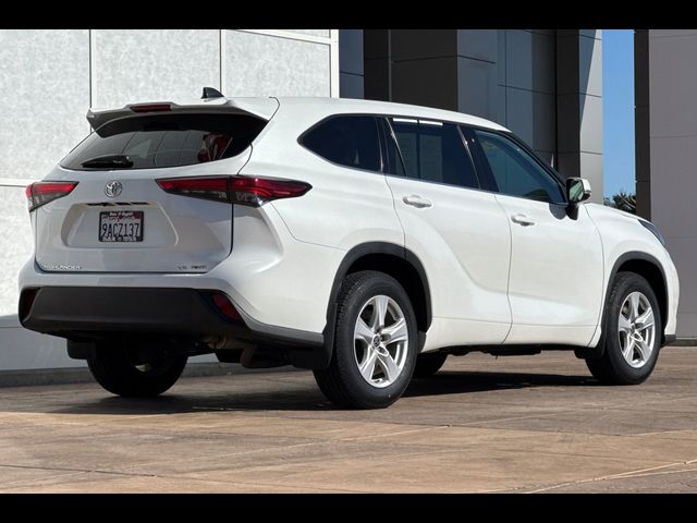 2022 Toyota Highlander LE