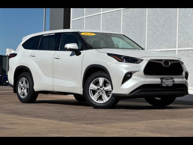 2022 Toyota Highlander LE