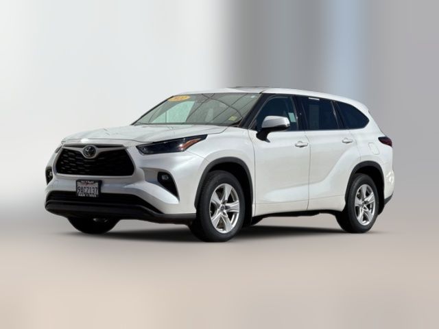 2022 Toyota Highlander LE