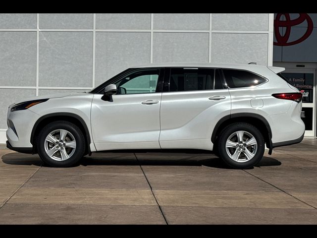 2022 Toyota Highlander LE