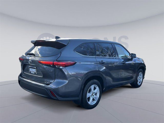 2022 Toyota Highlander LE