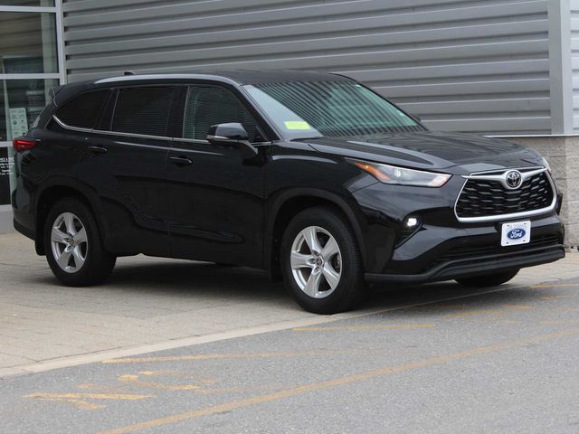 2022 Toyota Highlander LE