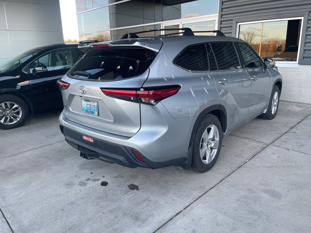 2022 Toyota Highlander LE