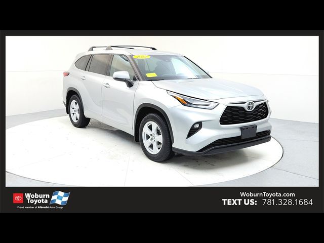 2022 Toyota Highlander LE