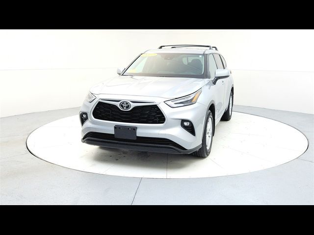 2022 Toyota Highlander LE