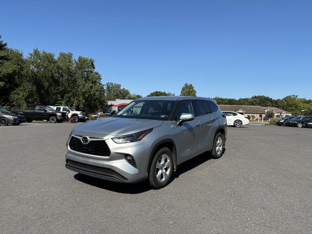 2022 Toyota Highlander LE