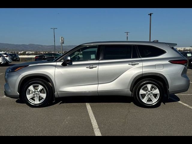 2022 Toyota Highlander LE