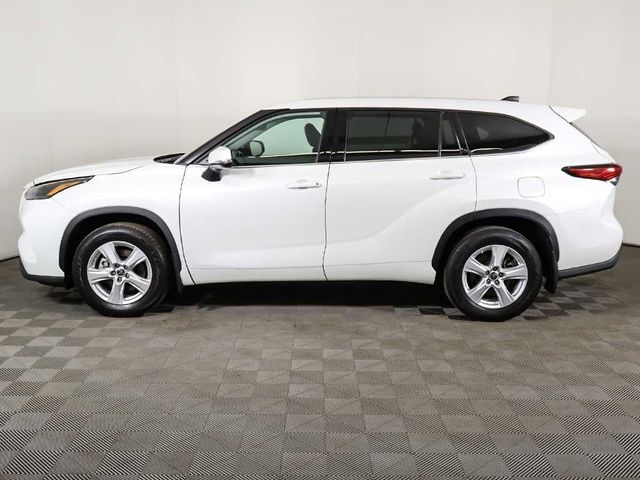 2022 Toyota Highlander LE
