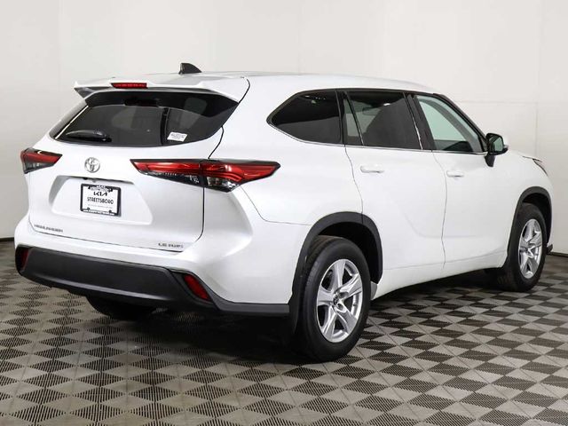 2022 Toyota Highlander LE