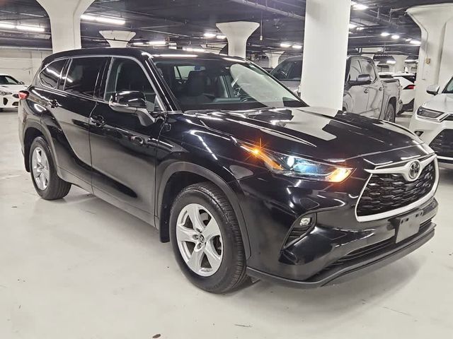 2022 Toyota Highlander LE