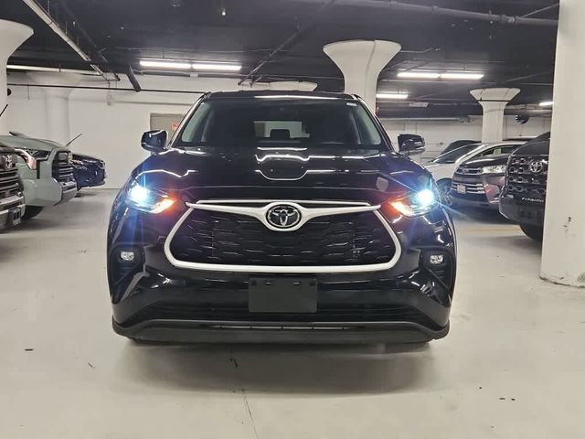 2022 Toyota Highlander LE