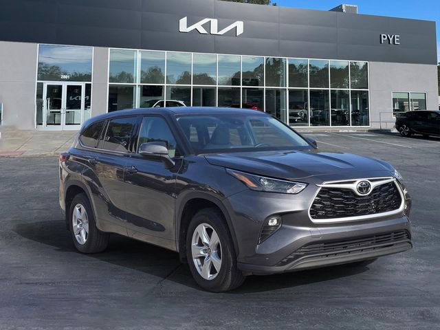 2022 Toyota Highlander LE