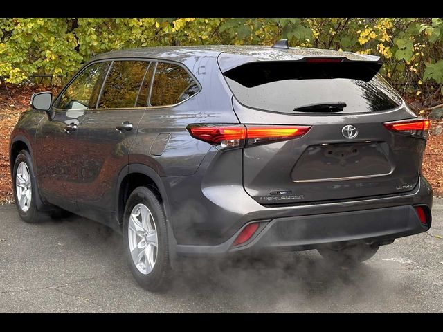 2022 Toyota Highlander LE