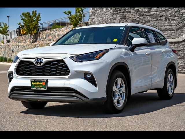 2022 Toyota Highlander LE