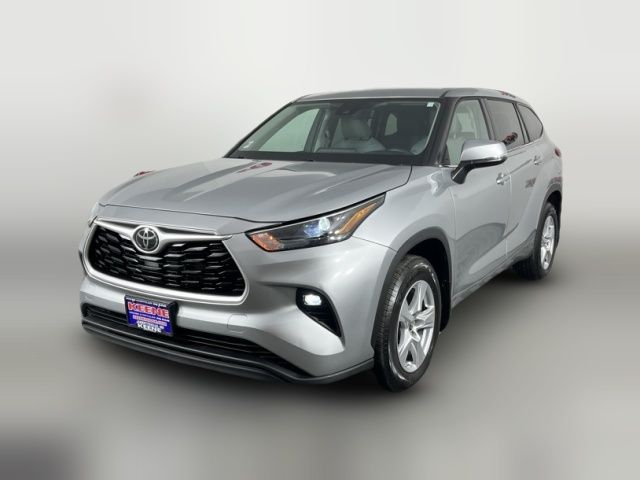 2022 Toyota Highlander LE