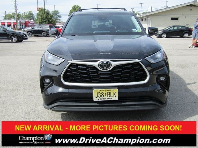 2022 Toyota Highlander LE