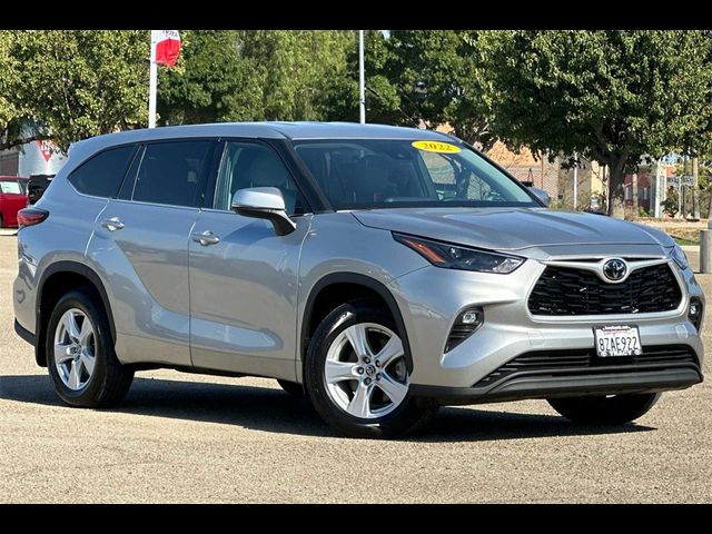 2022 Toyota Highlander LE