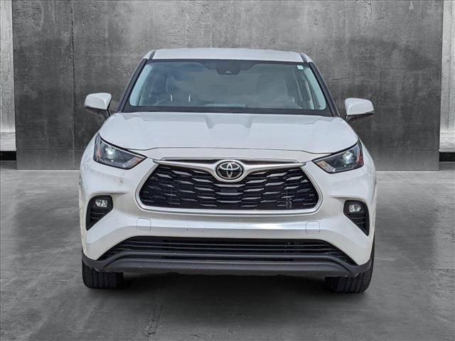 2022 Toyota Highlander LE