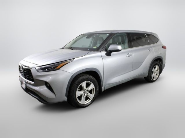 2022 Toyota Highlander LE