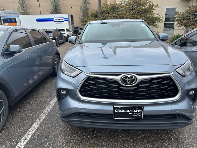 2022 Toyota Highlander LE